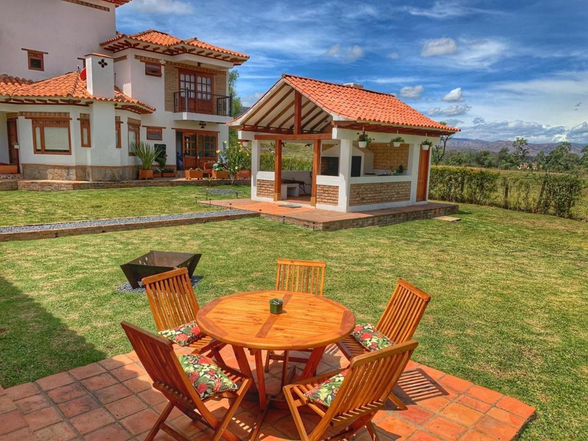Casa De Las Flores บียาเดเลย์บา ภายนอก รูปภาพ