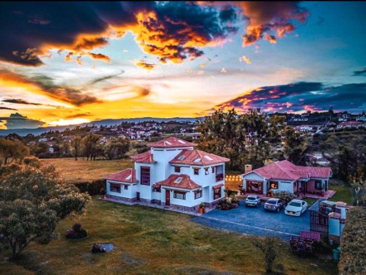 Casa De Las Flores บียาเดเลย์บา ภายนอก รูปภาพ