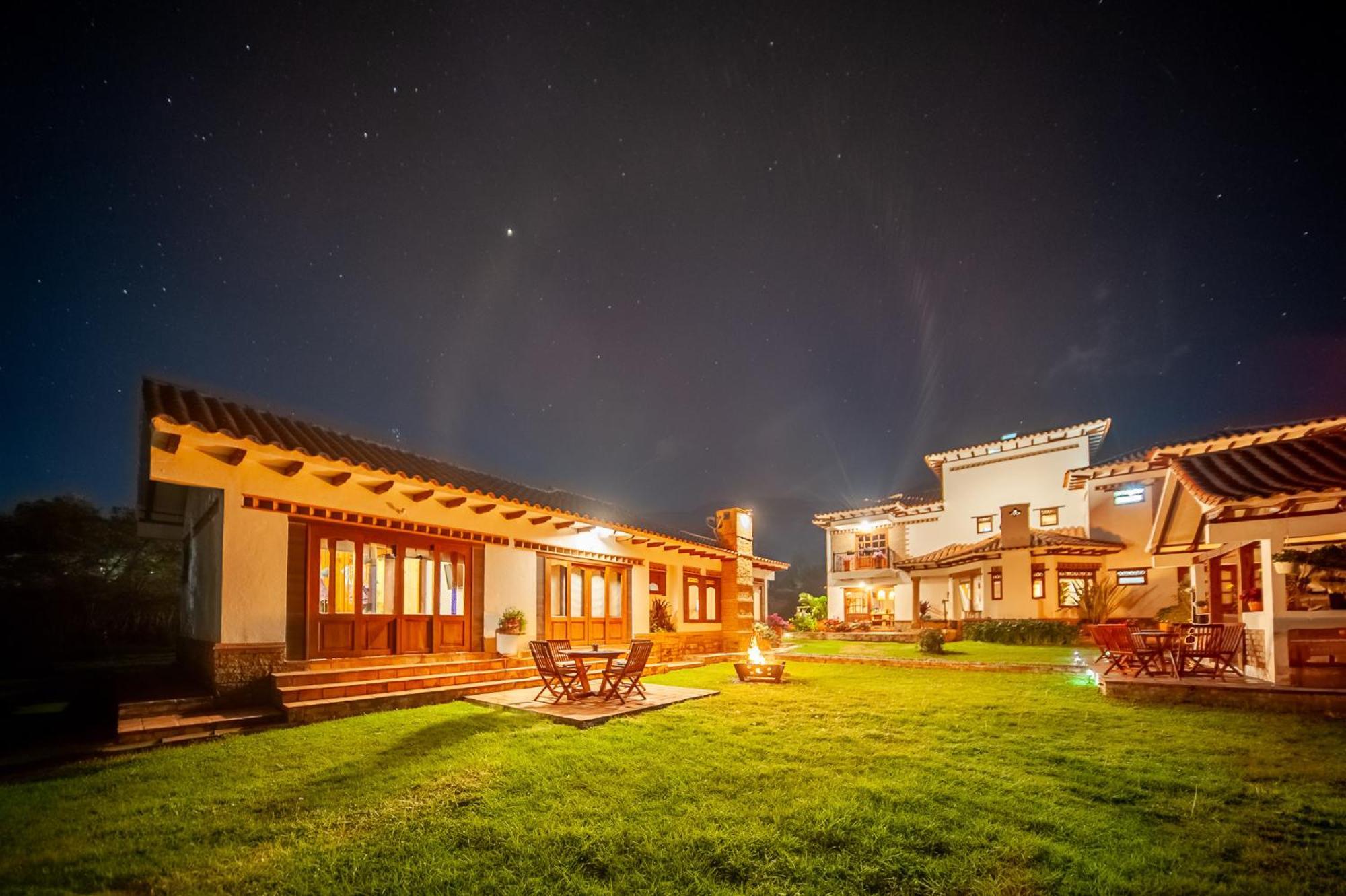 Casa De Las Flores บียาเดเลย์บา ภายนอก รูปภาพ
